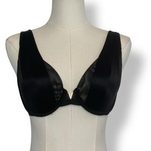 Victoria’s Secret Bra 32 E / DD Black T Shirt Mesh Deep‎ V